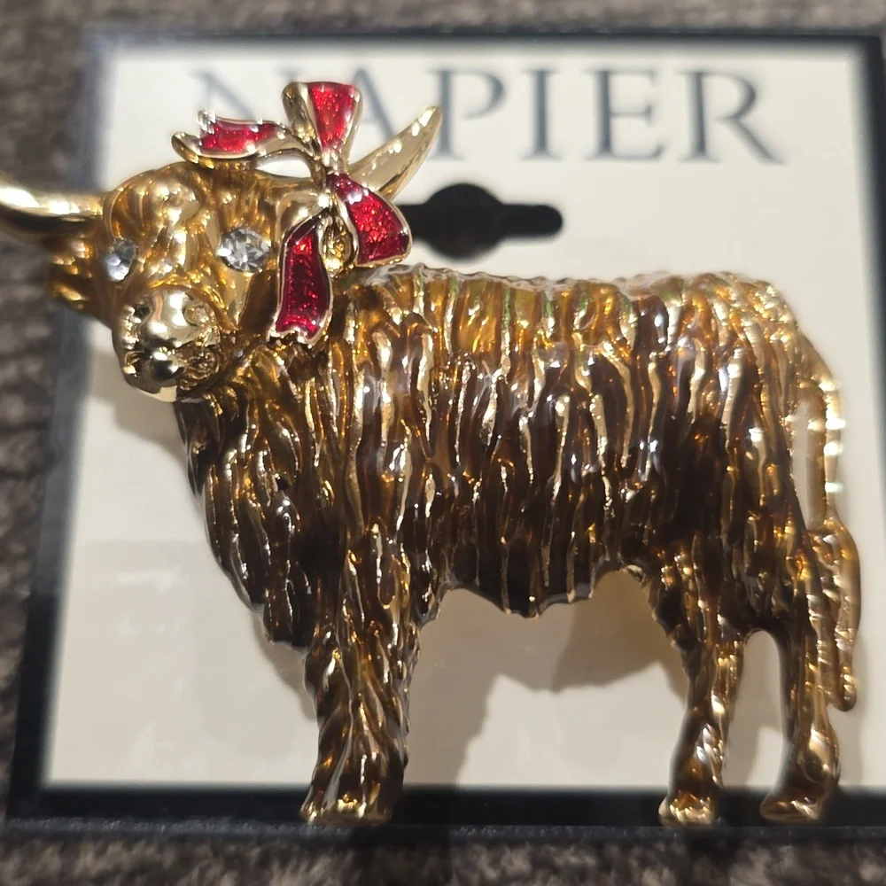 NAPIER WOMEN'S FASHION JEWELRY PIN BEAUTIFUL COW WITH GOLDTONE & RED RIBBON